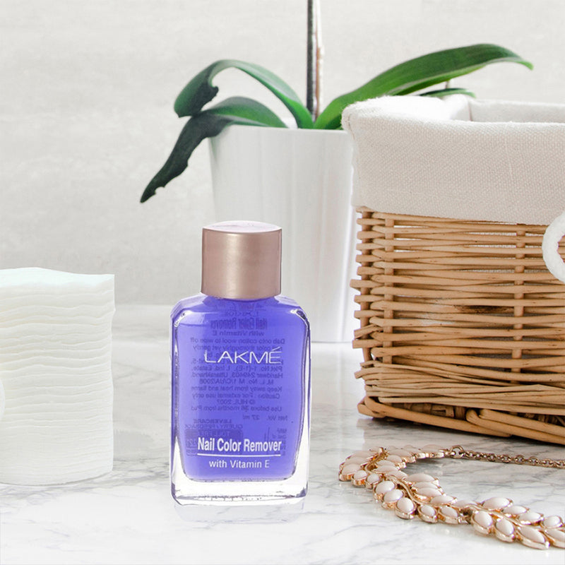 Lakmē Liquid Nail Polish Remover With Vitamin E, 27ml
